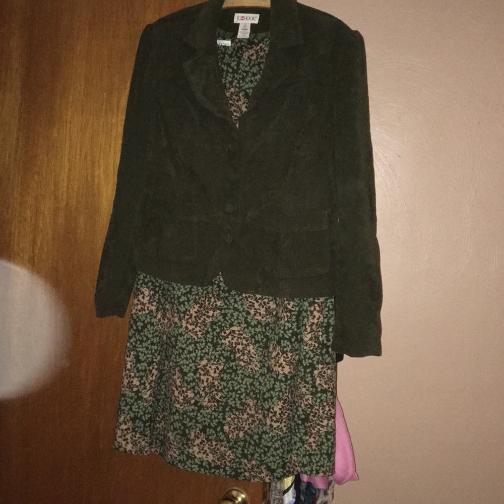 Size 16 JG Hook 2-piece washable suit.
